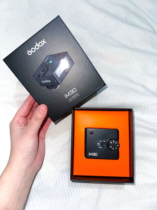 Sony ZV-E10 + вспышка | почти новый