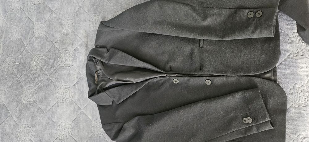 Продам костюм на мальчика, ростовка 164