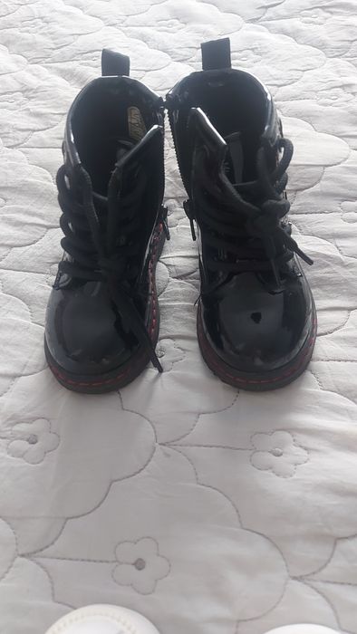 Продам детскую обувь