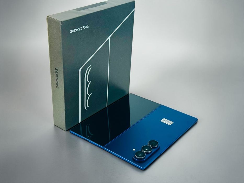 Samsung Galaxy Z Fold 7 5G 256GB 12RAM Blue Shadow Перфектен! 100% Батерия!