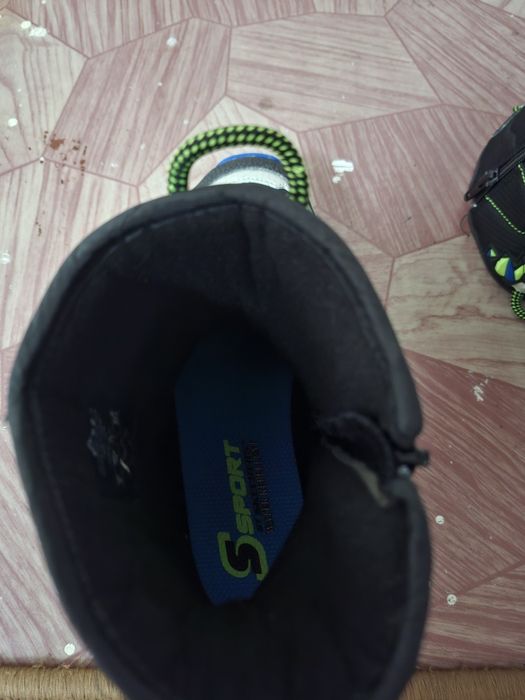 Оригинал SKECHERS этикча сотилади холати почти янги