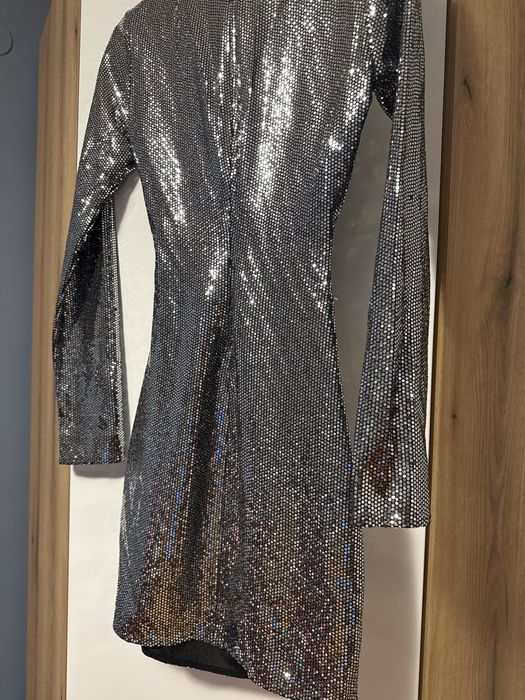 HM рокля с паети