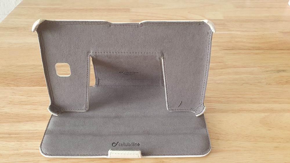 Продам чехлы для  планшета и телефонов Samsung