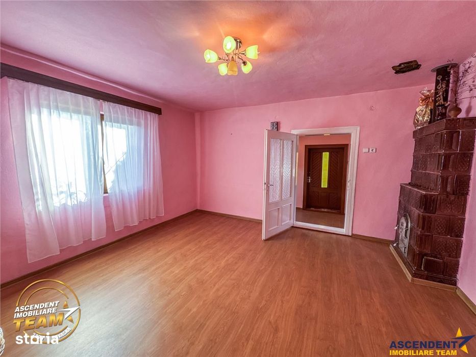 Proprietate pe 1.800 mp teren, avantaje alese, in vecinatatea orasului