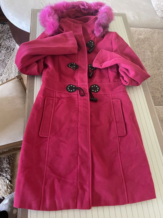 Дамско  цикламено палто  с естествен косъм от лисица на качулката