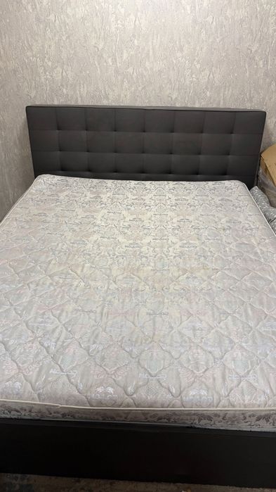 Двухспальная кровать