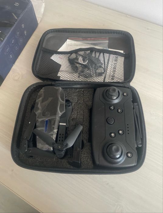 Drona cu camera video E88 Pro