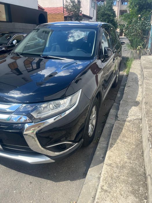 Mitsubischi Outlander,