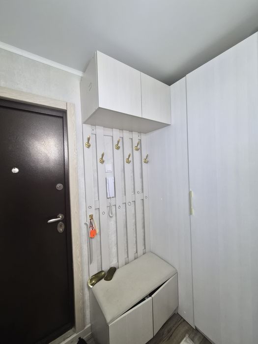 Шкаф для прихожый.