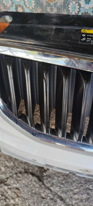 Продавам предна броня за Шкода Октавия  3 скаут