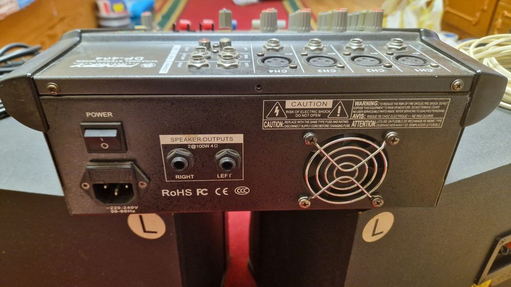 Микшерный пульт с усилителем и колонки