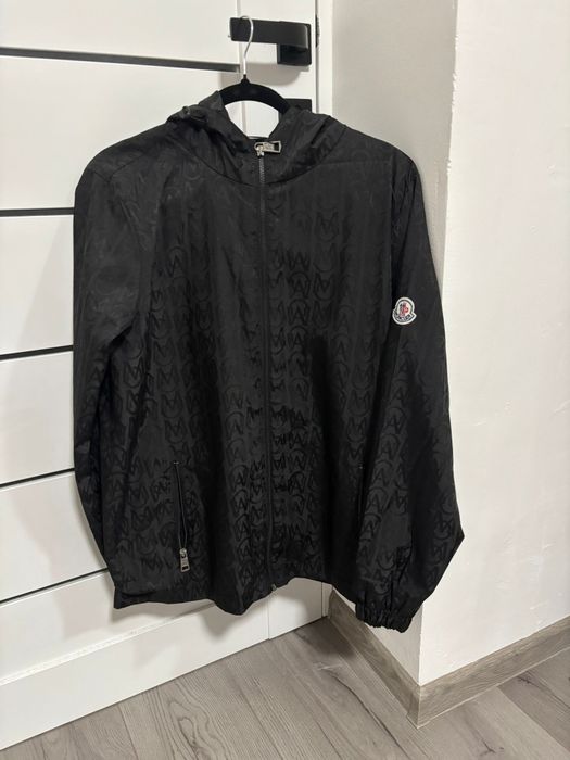 Geaca primăvară Moncler!