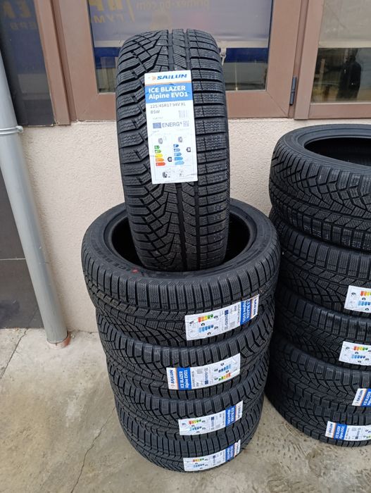 Зимни гуми SAILUN 225/45/17 dot 2025,Борд.