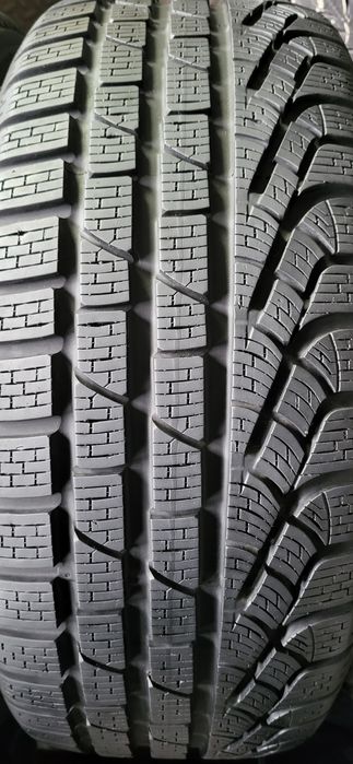 4 anvelope 235 45 18 pirelli winter 2019-2017 7,5 mm