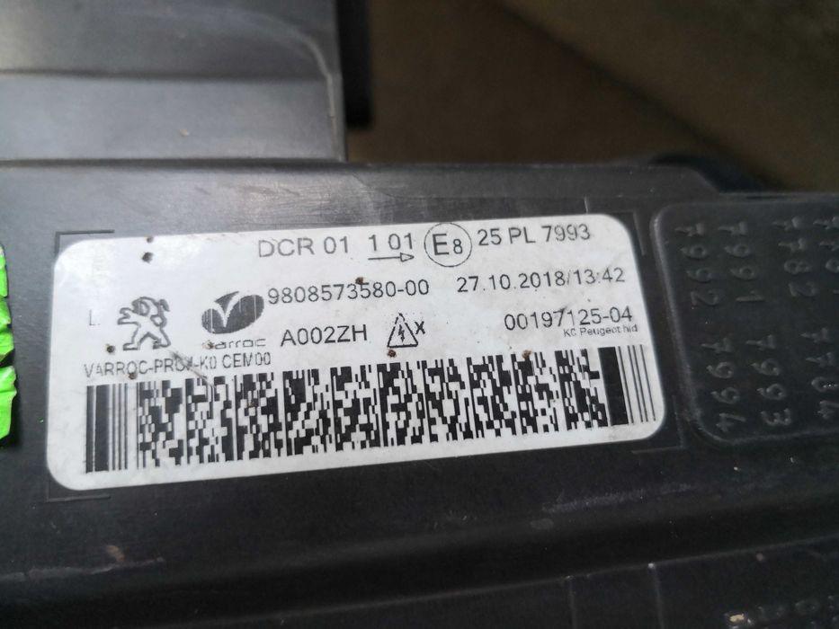 Фар Peugeot Expert Xenon Ляв/Фар Пежо Експерт Ксенонв Оригинален