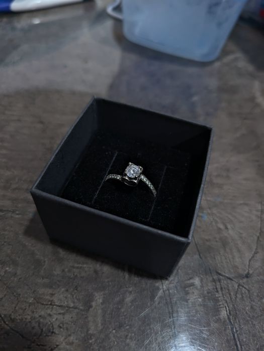 Продам кольцо серебро