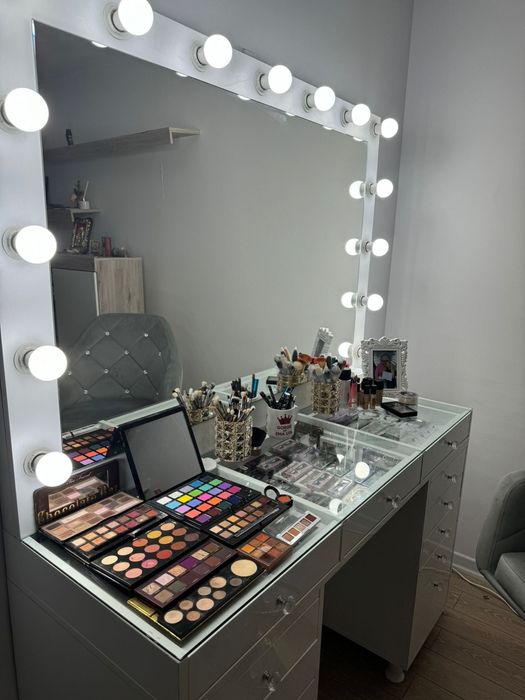 Masă make-up profesională