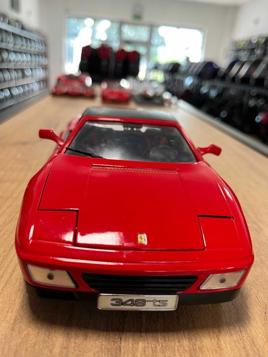 MAISTO метална колекционерска количка FERRARI 348 Testarosa,мащаб 1:18