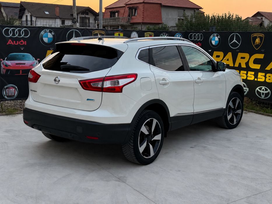 Nissan Qashqai 1.5 dCi 110 CP Tekna – Panoramic – 360°