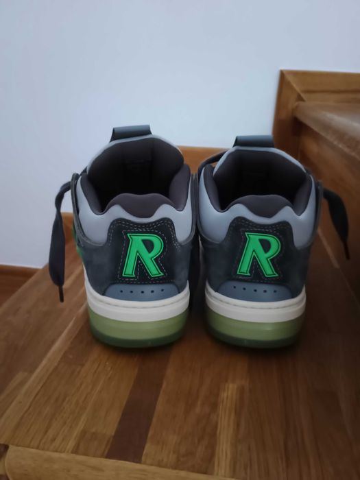 Adidași originali Represent