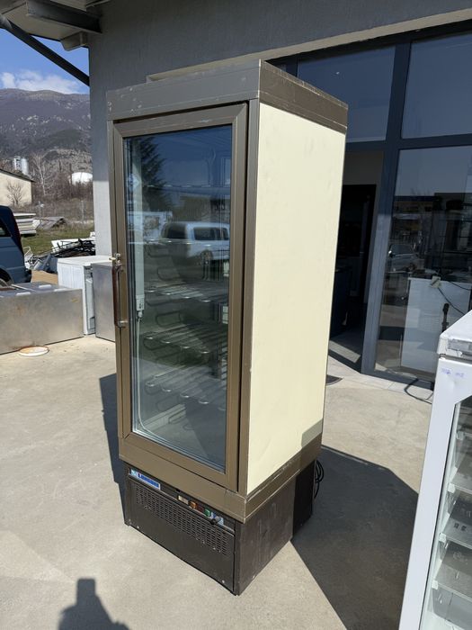 Минусова хладилна витрина