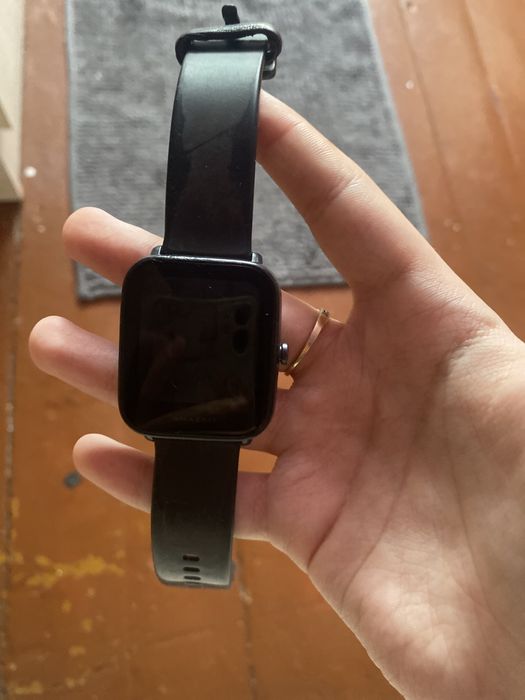 Продаю Часы amazfit + зарядка