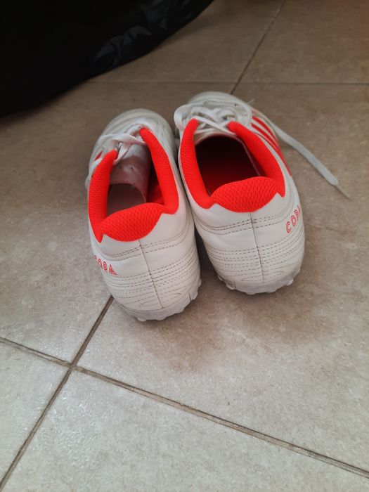 Футбольные бутцы Адидас