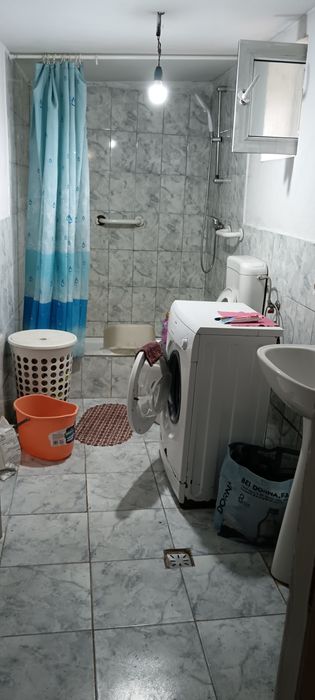 Casa bătrânească de vanzare