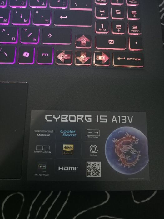 Геймърски лаптоп MSI Cyborg 15 A13V 144hz