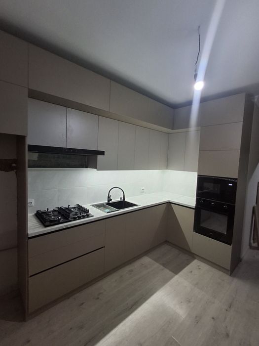 Кухни на заказ. .