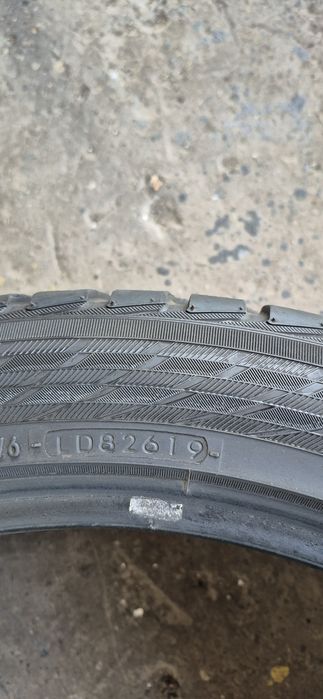 4 anvelope iarna Yokohama,fata 275/40/21,spate 315/35/21.Pret/bucata