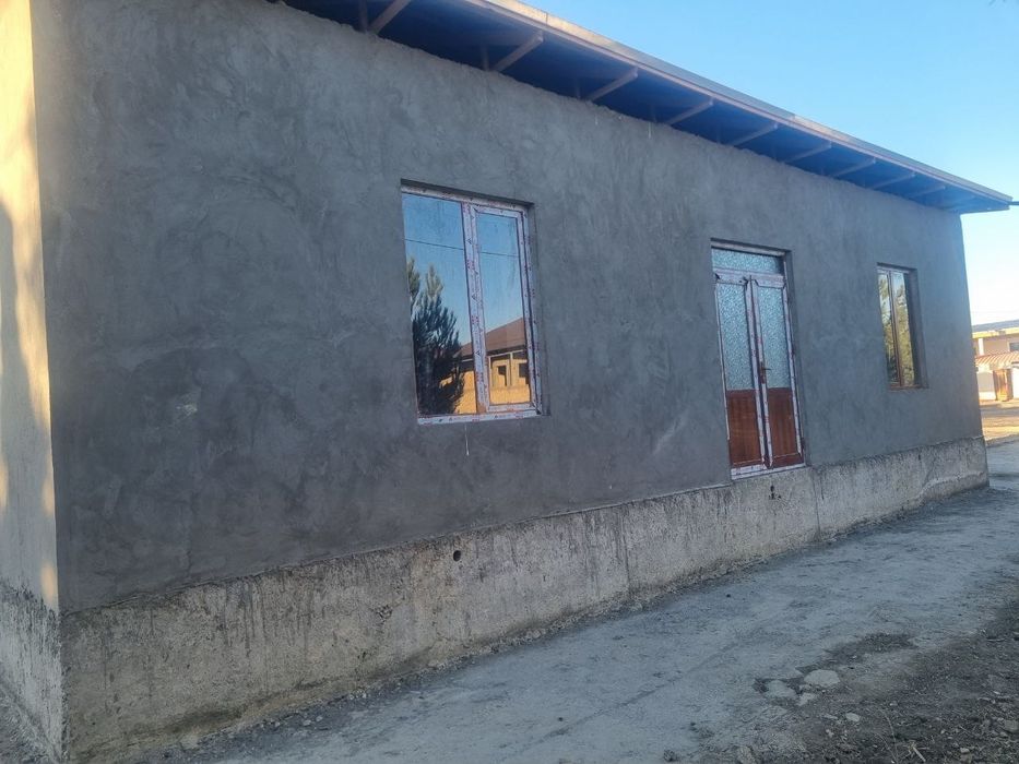 Uy sotiladi 8sotix Kadastr bor