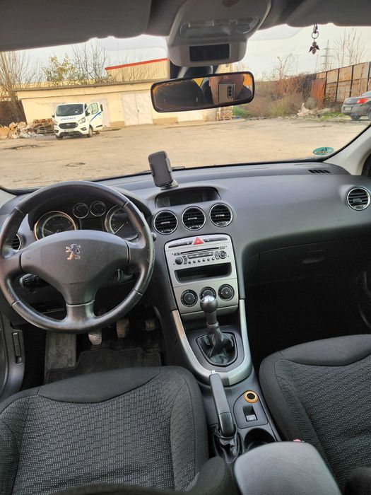 Пежо 308 SW 1.6 бензин много запазено отвън и отвътре