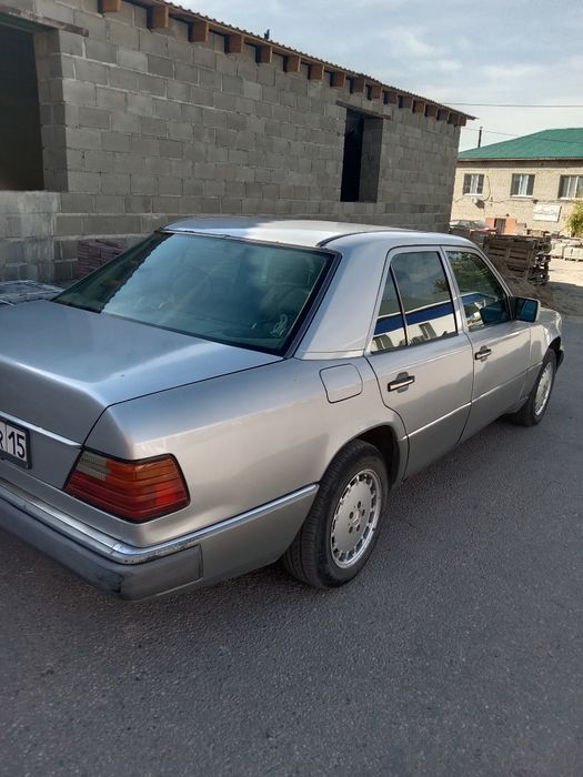 Срочно продам Мерседес 124