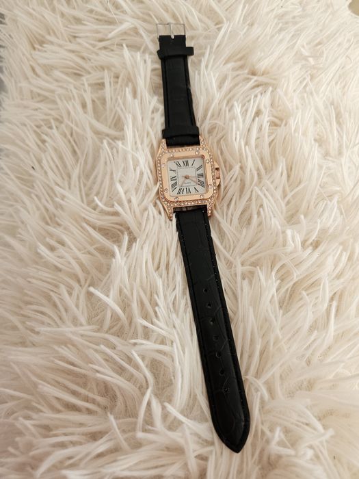 Ceas roșu Rose Gold alb si negru
