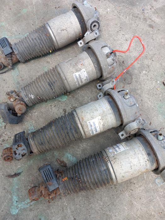 Amortizoare perne aer spate VW Touareg sau Audi Q7