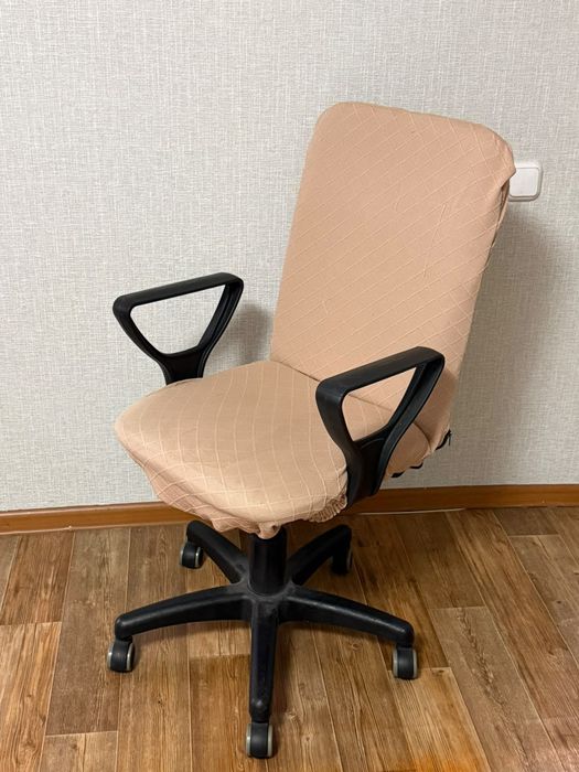 Продам рабочий стол с креслом