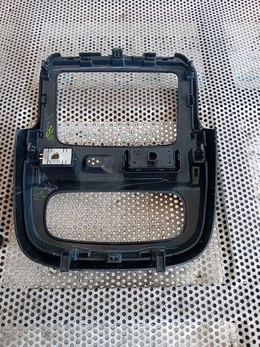 Ornament Rama Bord Consola Centrala Buton Tempomat Avarii Dacia Duster 2010-2017