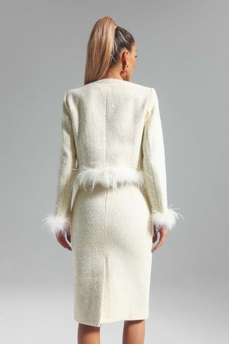 Официален бял плътен костюм от две части с пера - Bella Barnett S