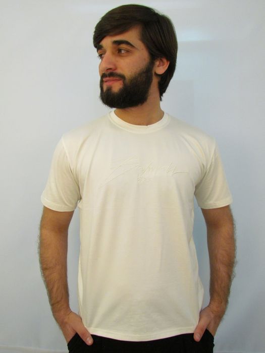 Продаются футболки оригинал Турция все размеры есть цены приемлемые