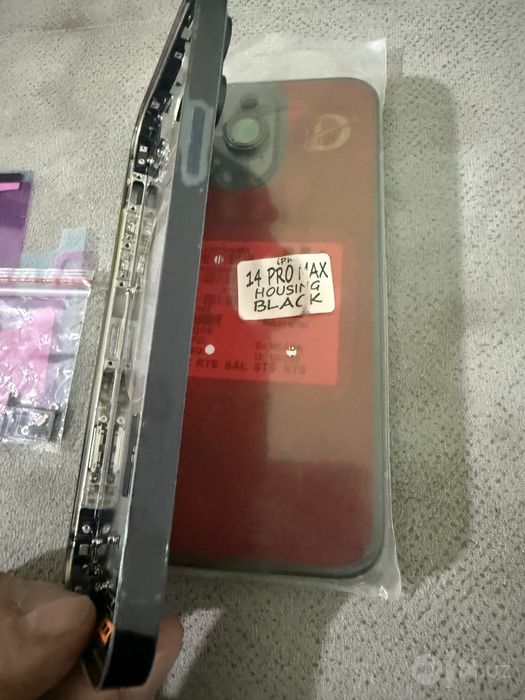Iponi 14 pro max kanplek kolpis