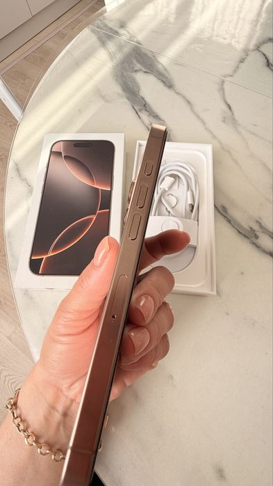 Iphone 16 pro 256 гб