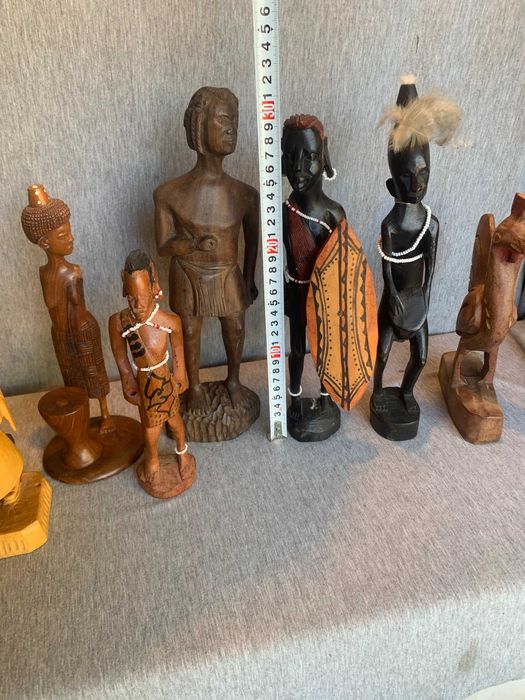 голям лот от дървени фигури статуетки