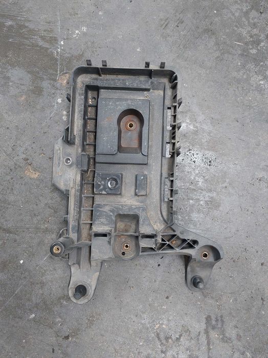 Tava/suport baterie Passat B6/B7/CC/Golf 6