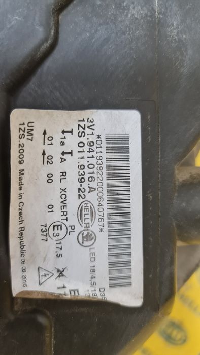 Far xenon led Skoda Superb 3 3v b8 3V1941016A dreapta avariat