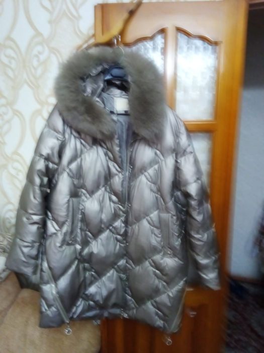 Продам женские зимнюю куртку