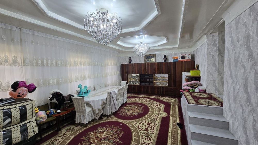 Продаю свою квартиру без маклеров 5 комнат зал 8х5