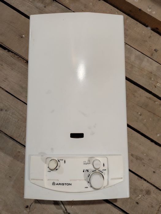 Instant pentru apa calda,pe gaz, Ariston