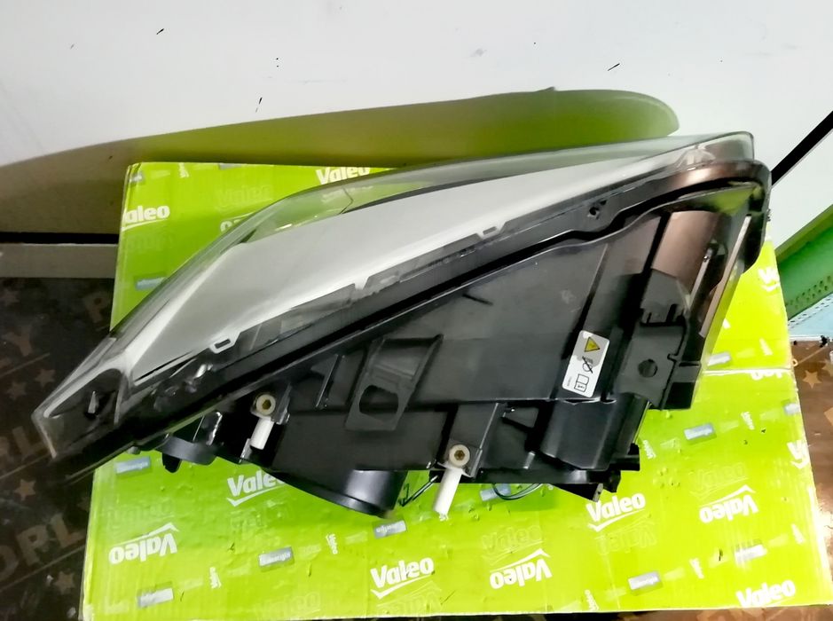 Фар Фарове за БМВ Х1 Е84 / BMW X1 E84 Bi-Xenon.