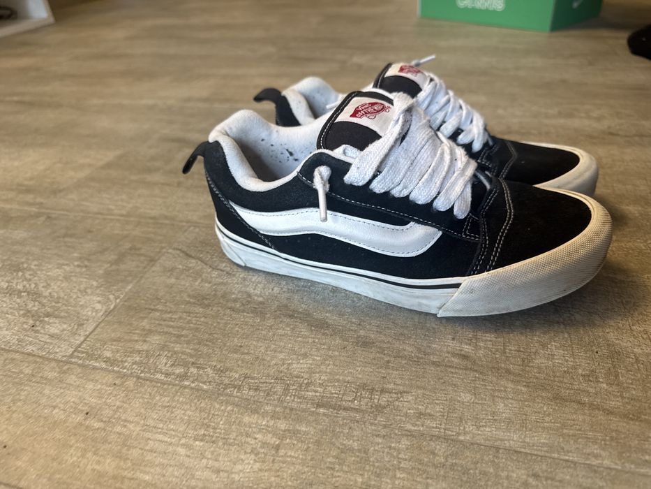 Vans knu skool noi purtati odata negru cu alb